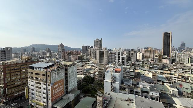 高雄新興區大樓-10