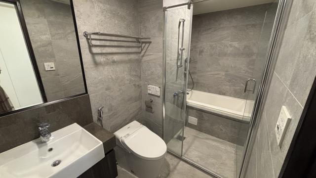 高雄新興區大樓-7