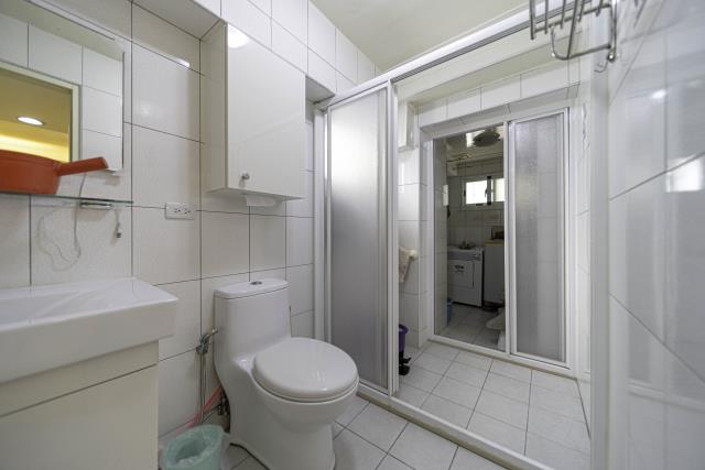 高雄新興區大樓-12