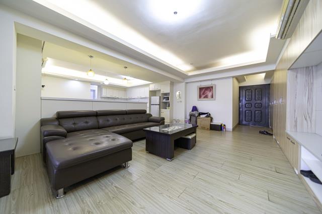 高雄新興區大樓-1