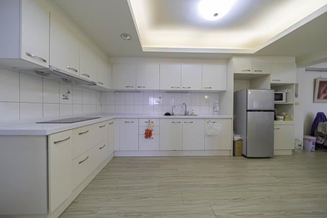 高雄新興區大樓-2