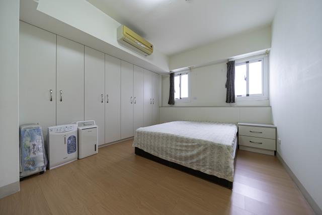 高雄新興區大樓-5