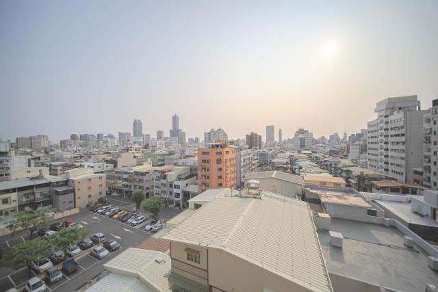 高雄新興區大樓-11