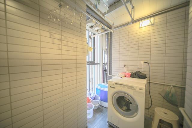 高雄新興區大樓-13